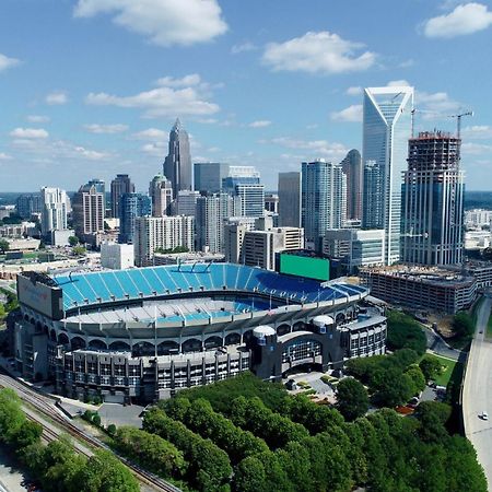 Holiday Inn Express & Suites - Charlotte - South End By Ihg Exteriör bild