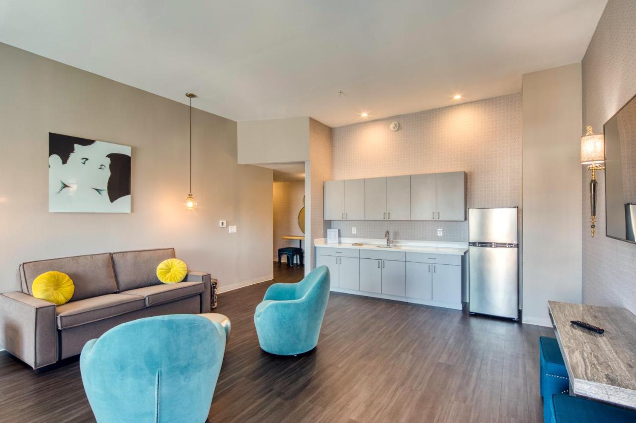 Holiday Inn Express & Suites - Charlotte - South End By Ihg Exteriör bild