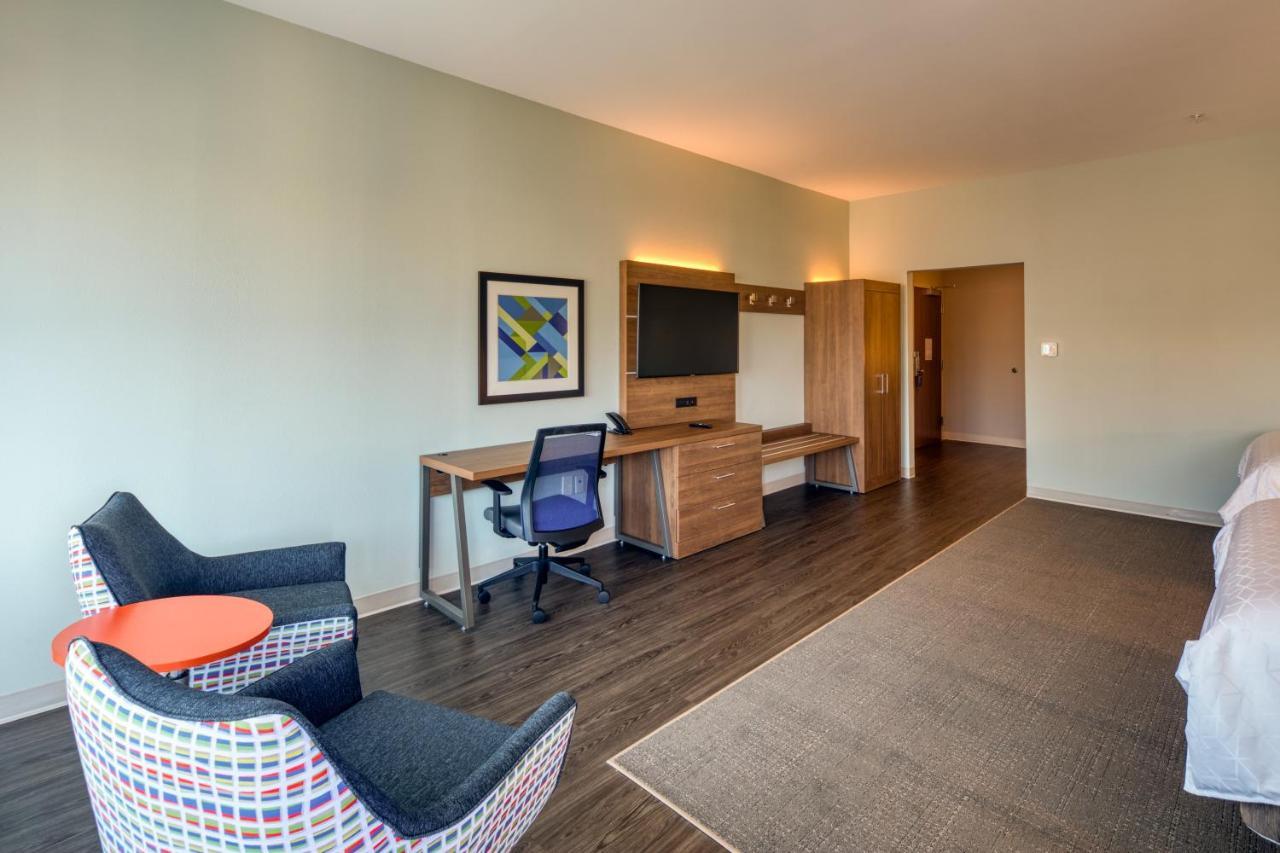 Holiday Inn Express & Suites - Charlotte - South End By Ihg Exteriör bild