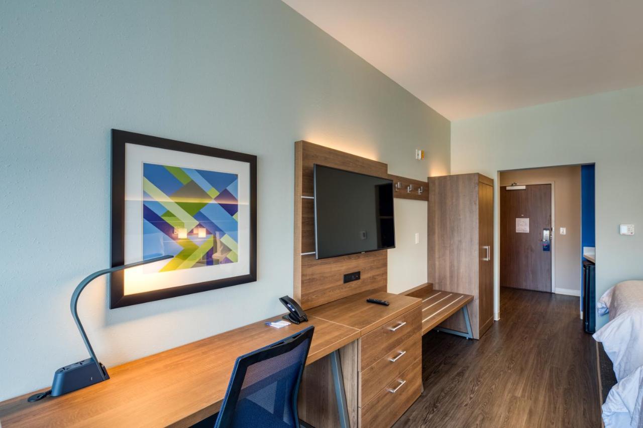 Holiday Inn Express & Suites - Charlotte - South End By Ihg Exteriör bild