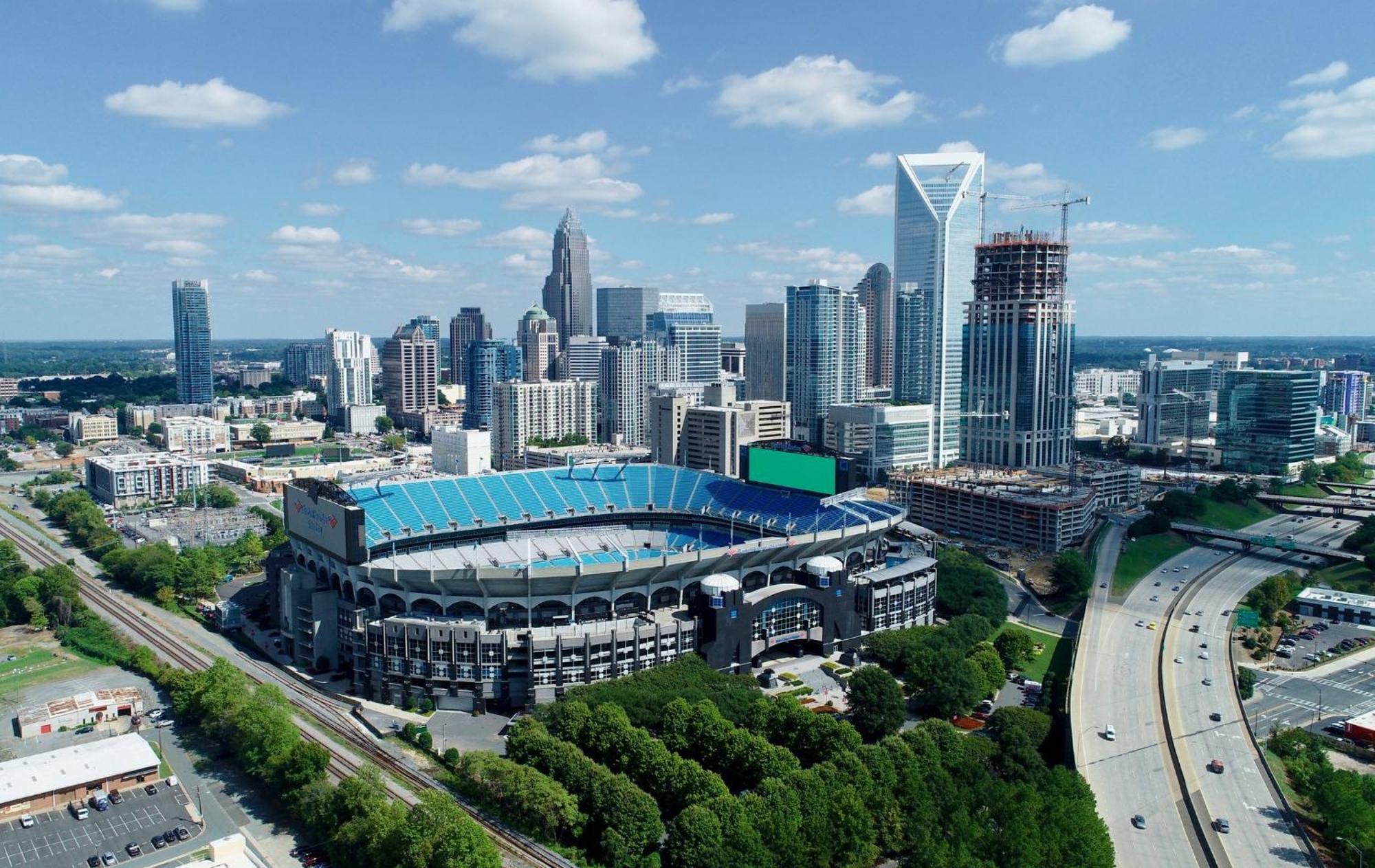 Holiday Inn Express & Suites - Charlotte - South End By Ihg Exteriör bild