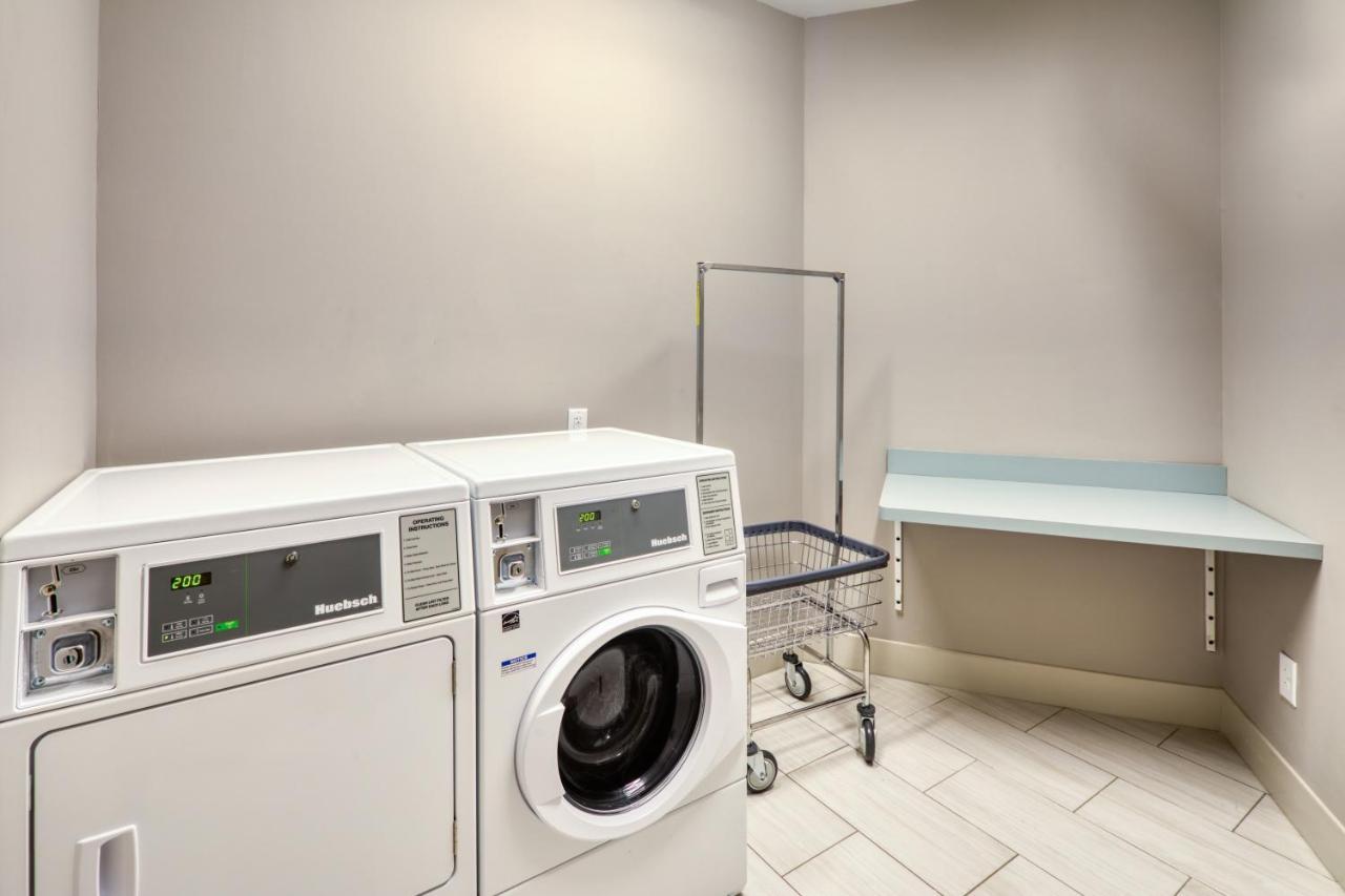 Holiday Inn Express & Suites - Charlotte - South End By Ihg Exteriör bild