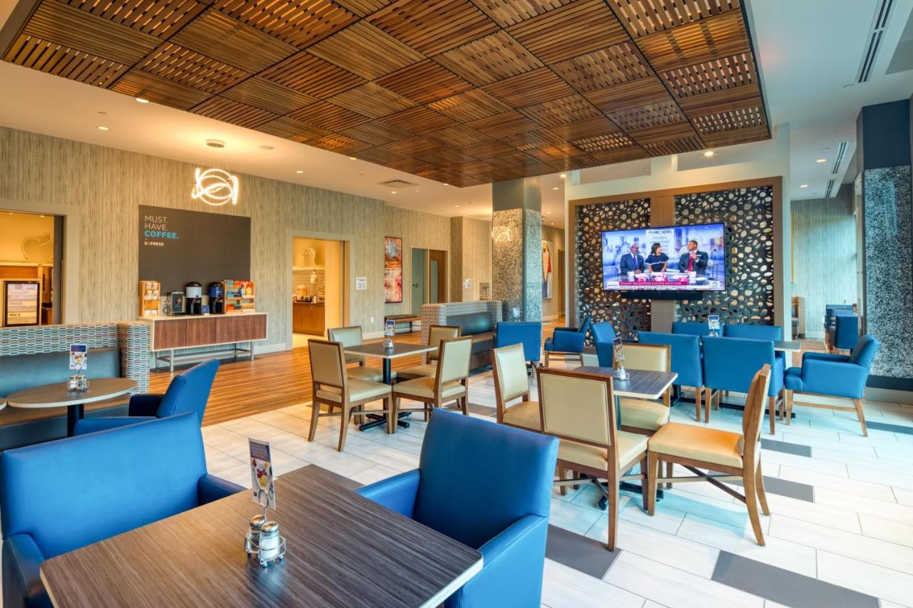 Holiday Inn Express & Suites - Charlotte - South End By Ihg Exteriör bild