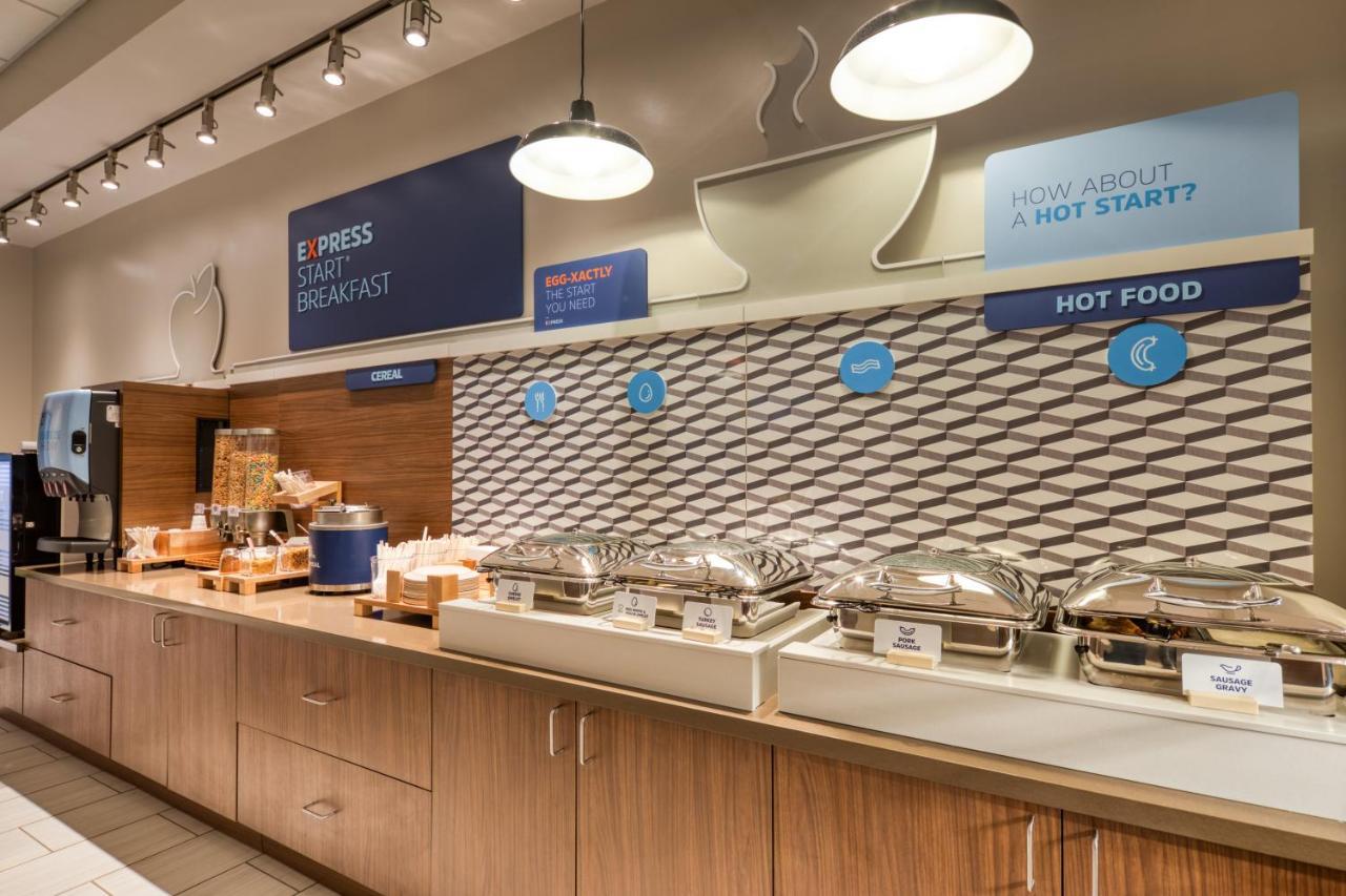 Holiday Inn Express & Suites - Charlotte - South End By Ihg Exteriör bild